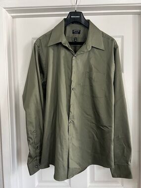 Arrow Men's Olive Button-Down Dress Shirt